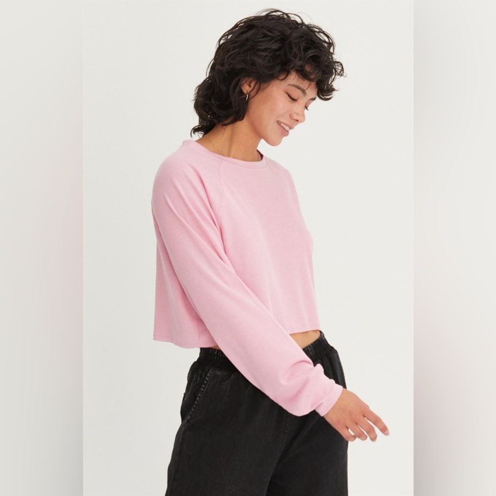 232B-PINK. Waffle Raglan Long Sleeve Crop Top